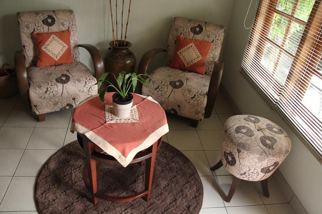 ג'קרטה Bed And Breakfast Tomang מראה חיצוני תמונה